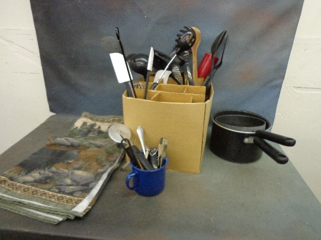 lot 66 image: Kitchen Ware