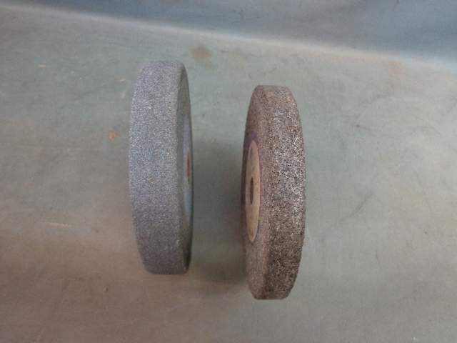 lot 76 image: Pulley Mount & Grinding Wheels