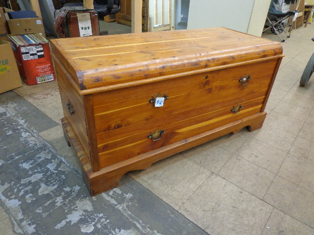 lot 96 image: Antique Trunk