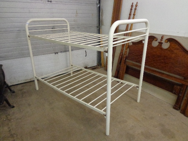 lot 120 image: Bunk Beds