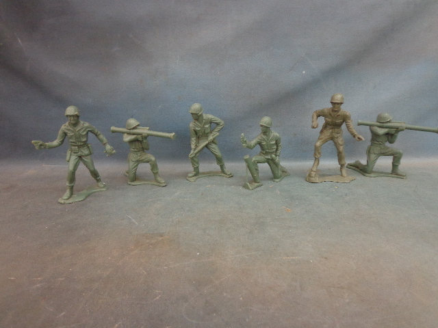 lot 102 image: Army Toys