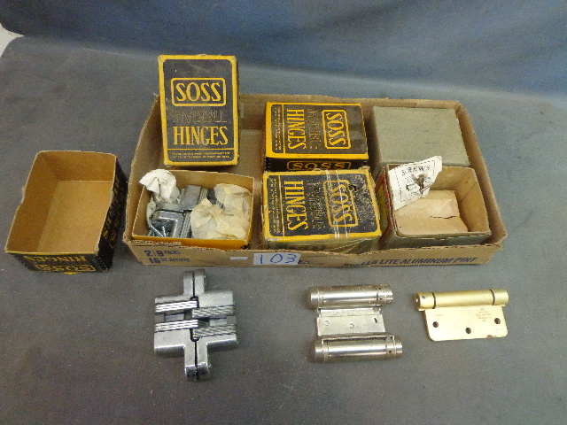 lot 103 image: Hinges