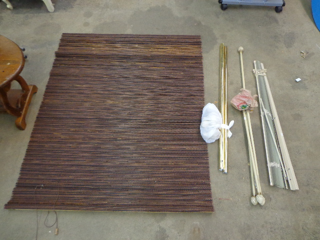 lot 116 image: Blinds & Curtain Rods