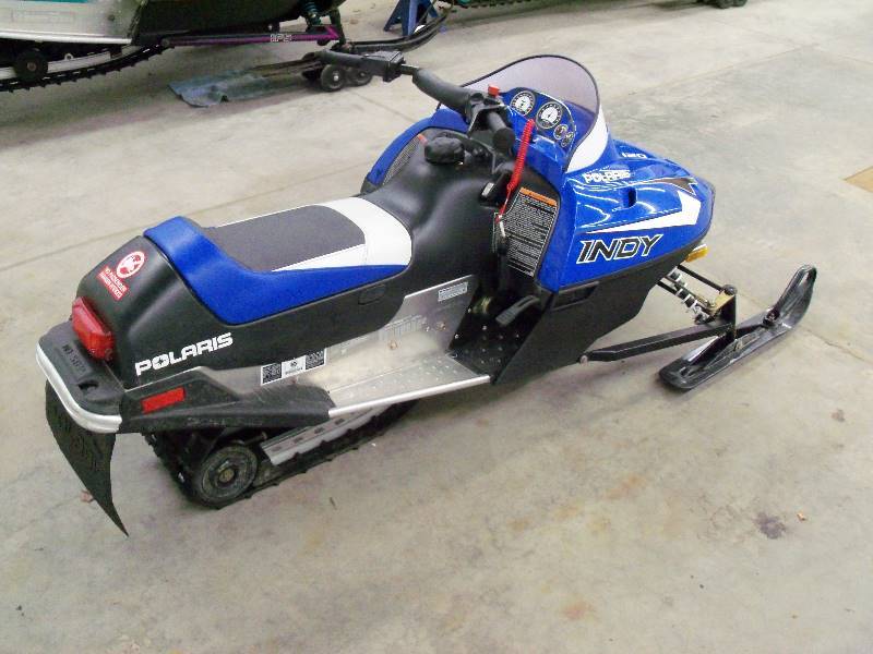 lot 2 image: 2014 Polaris Indy 120 Youth Snowmobile