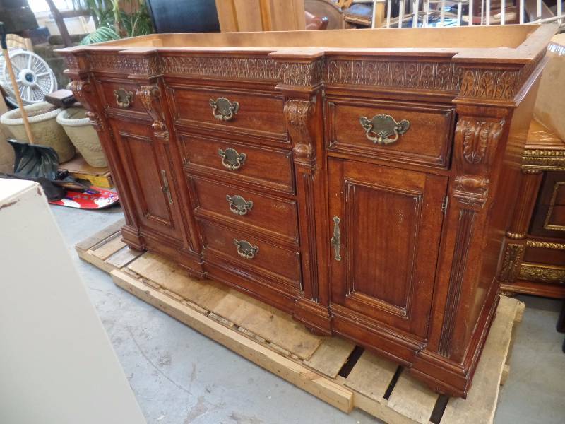 lot 1 image: Large Ornate Buffet