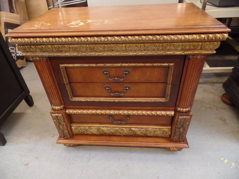 lot 3 image: Ornate 3-Drawer Cabinet