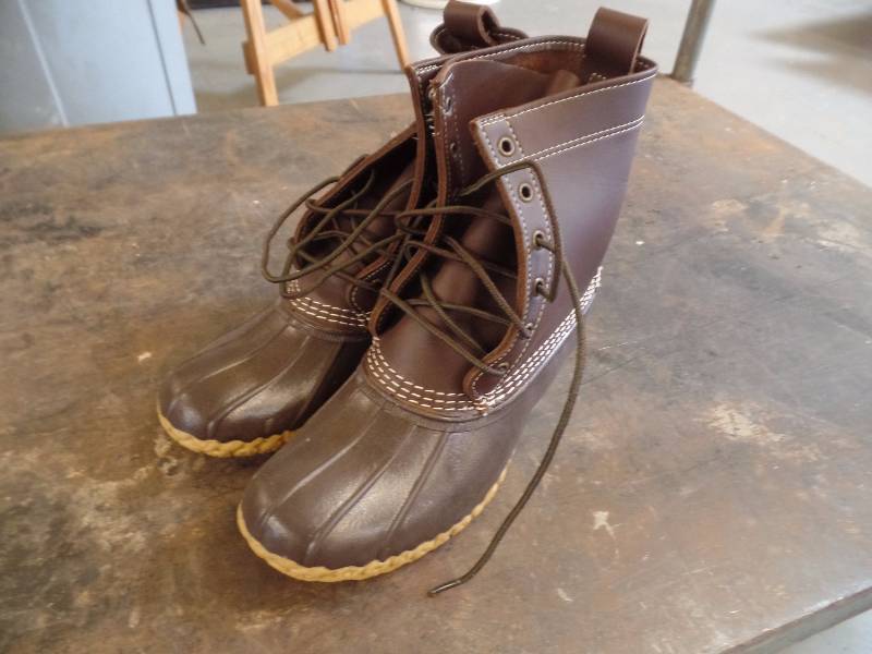 lot 39 image: Bean Boots
