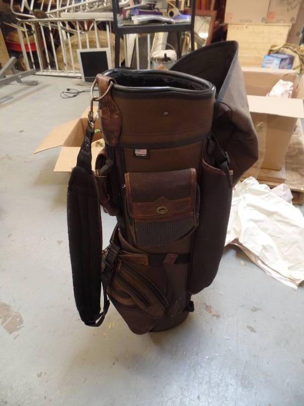 lot 44 image: Golf Bag