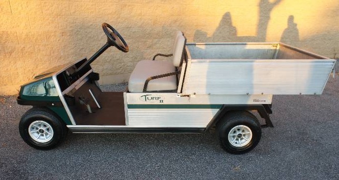lot 1 image: 1999 Turf 2 Club Car Carryall Golf Cart  Utility Cart