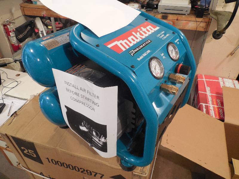 lot 2 image: Makita Twin Stack Air Compressor - 2.5 HP