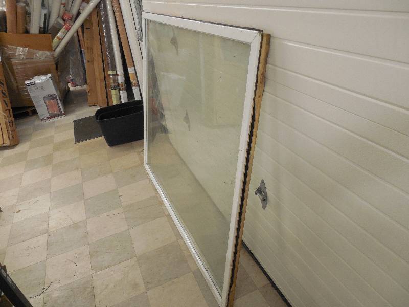 lot 77 image: Big Picture Window 6 x 5