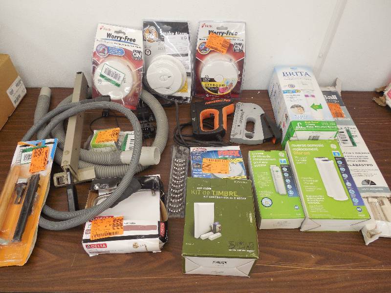 lot 25 image: Tool  Handyman  Hardware Lot