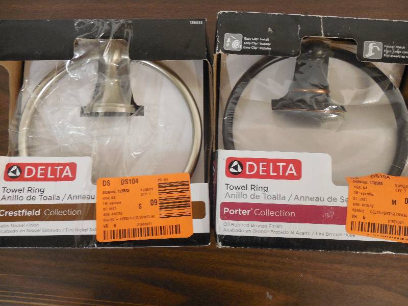 lot 88 image: (2) Towel Rings