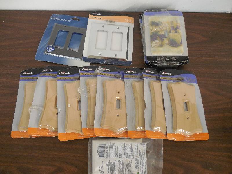 lot 90 image: (18) Outlet  Light Switch Covers