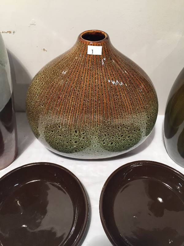 VASES, PLATES AND BOWLS