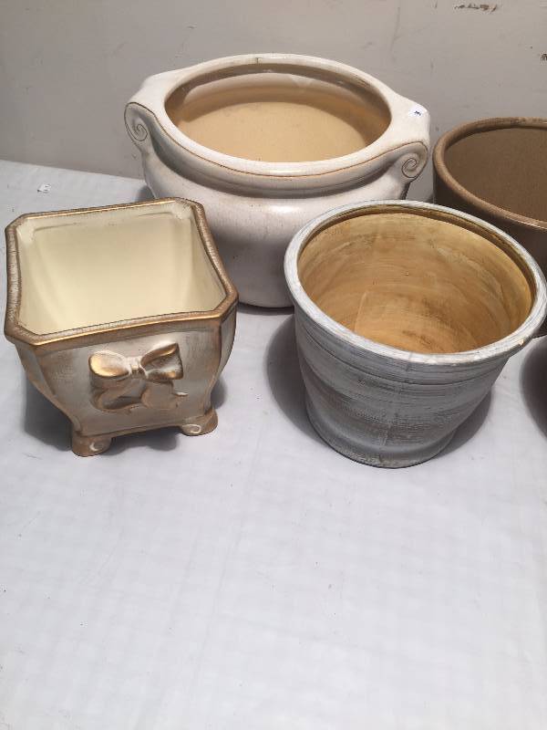 MEDIUM  PLANTERS