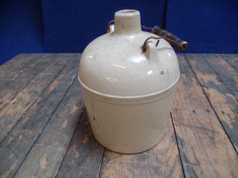 Gallon Crockery Jug with Handle