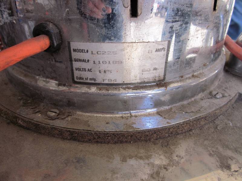 lot 9 image: Shop Vac