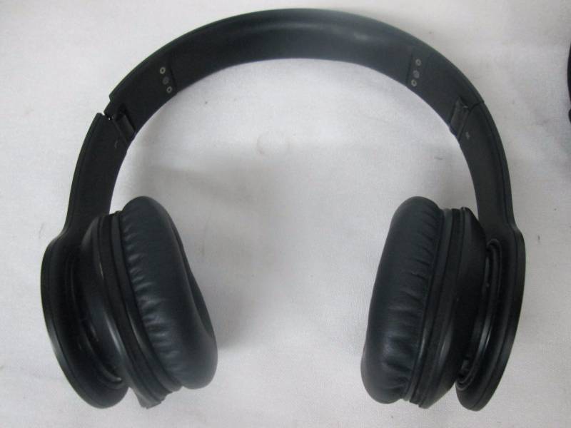 Beats by Dr. Dre Studio Wireless Headphones