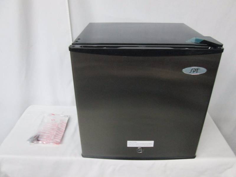 SPT 1.1 cu. ft. Upright Freezer