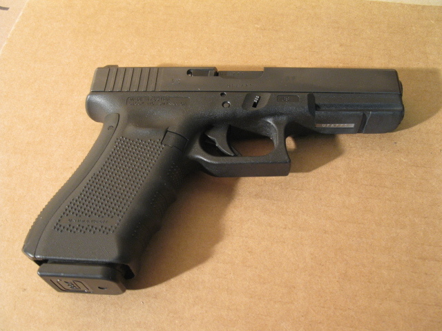 Glock 22 Gen 4 Semi-auto .40 Cal pistol