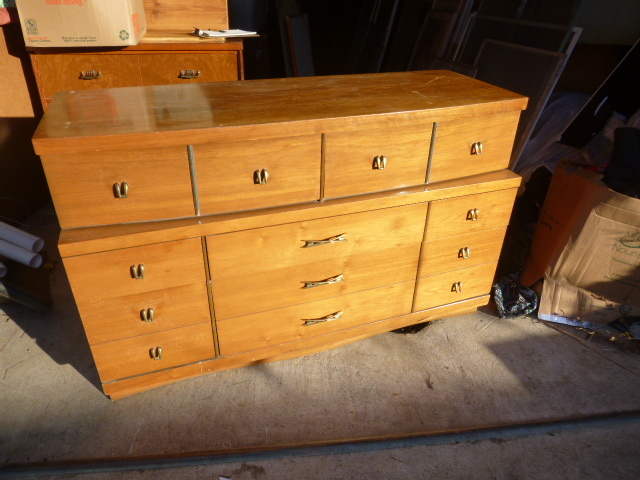 lot 6 image: Bedroom Dresser