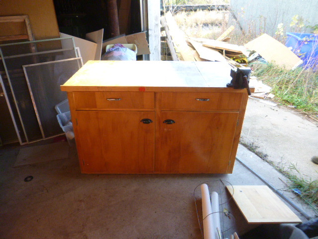 lot 10 image: Work Bench with 3 Bench Vise