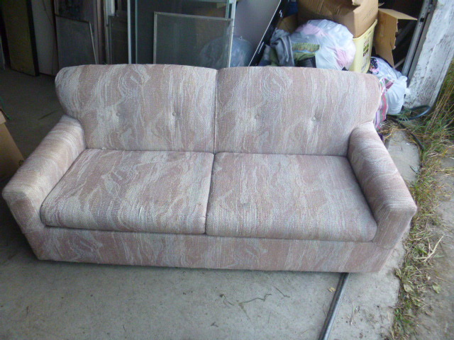 lot 11 image: Couch with Hide a Bed