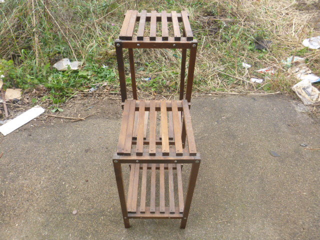 lot 29 image: Planter Stand