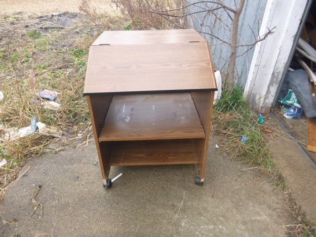 lot 39 image: Computer Printer Table