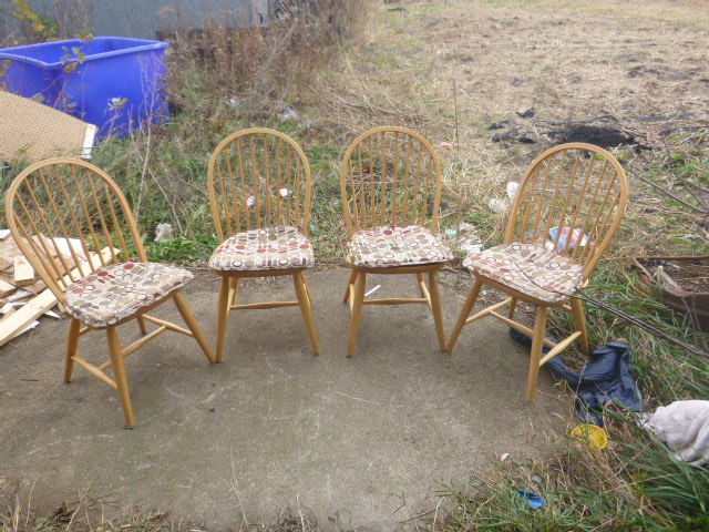 lot 49 image: 4 Kitchen Chairs