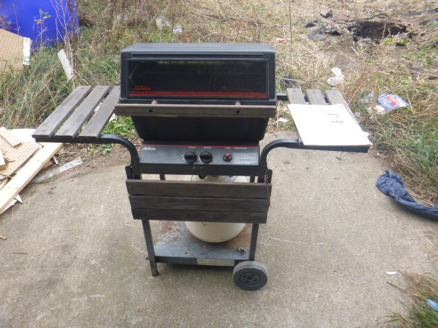lot 59 image: Sunbeam Grill
