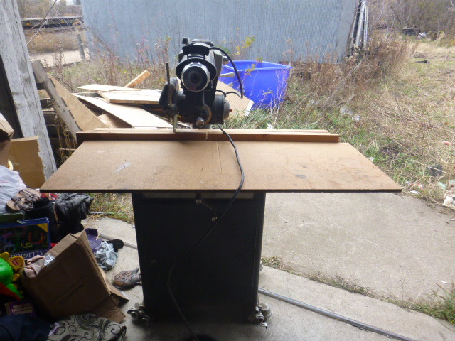 lot 61 image: Craftsman Radial 10 Saw