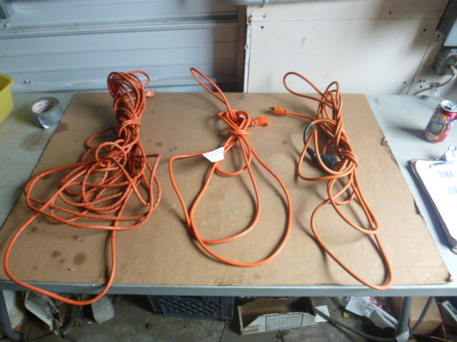 lot 77 image: 3 Extension Cords