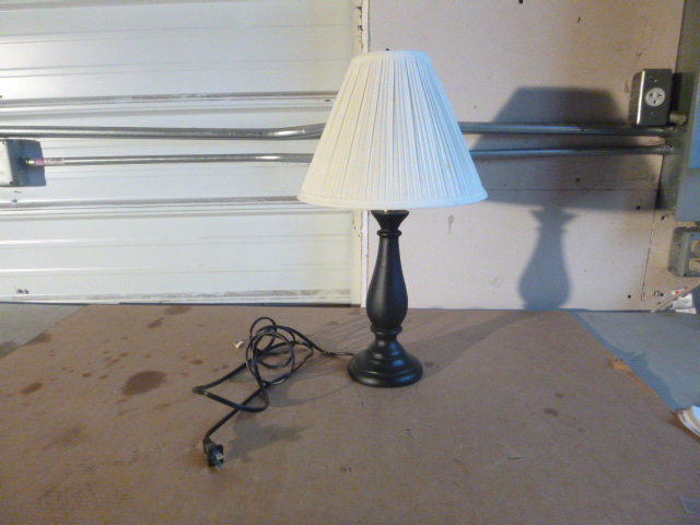 lot 93 image: Table Lamp