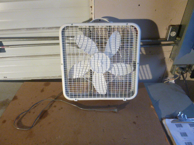 lot 95 image: Lakewood Box Fan