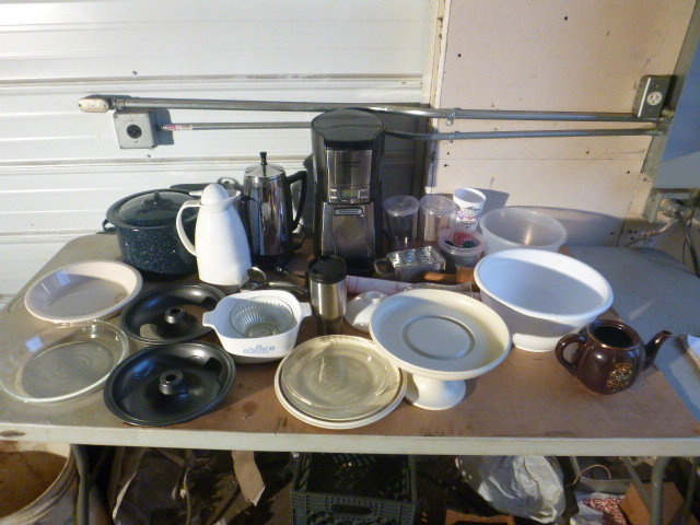 lot 97 image: Miscellaneous Kitchen Items