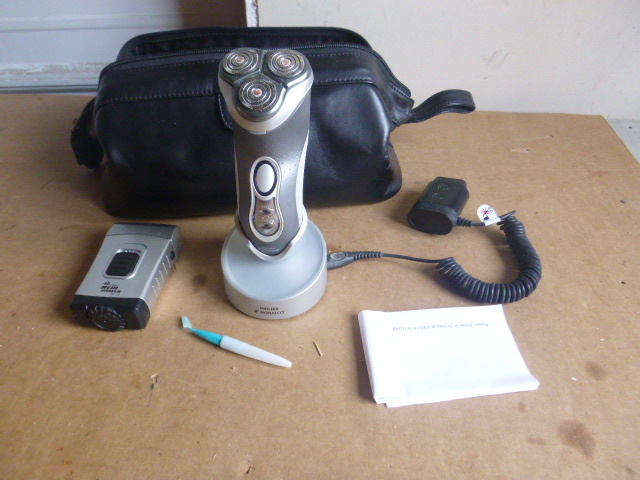 lot 107 image: Norelco Rechargeable Razor