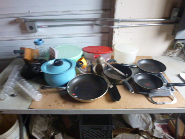 lot 109 image: Miscellaneous Kitchen Items