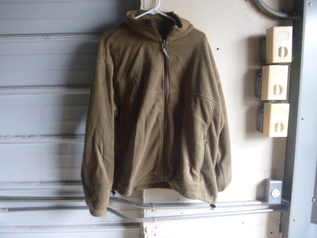 lot 125 image: Columbia Fleece Jacket