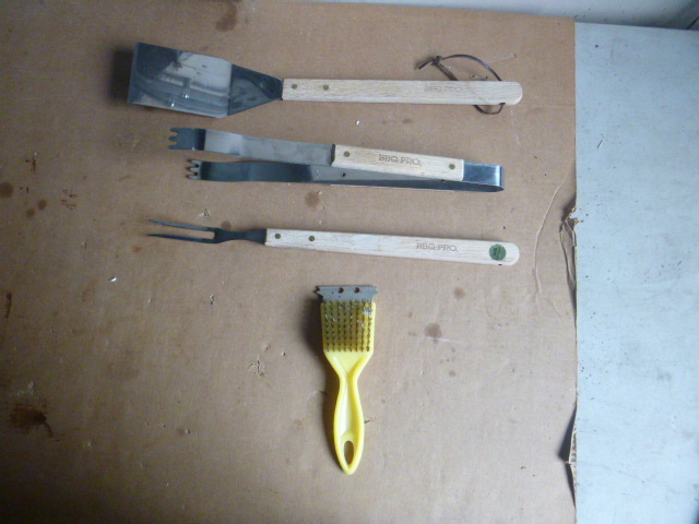 lot 133 image: Miscellaneous Grilling Tools