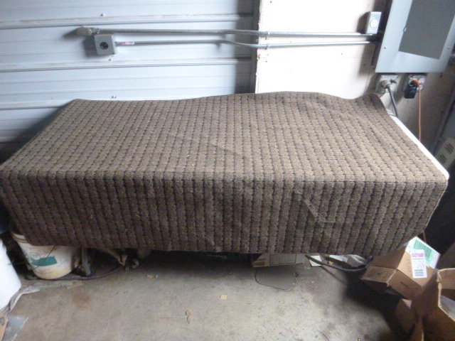 lot 136 image: Area Rug