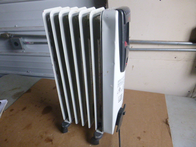lot 147 image: Delonghi Heater