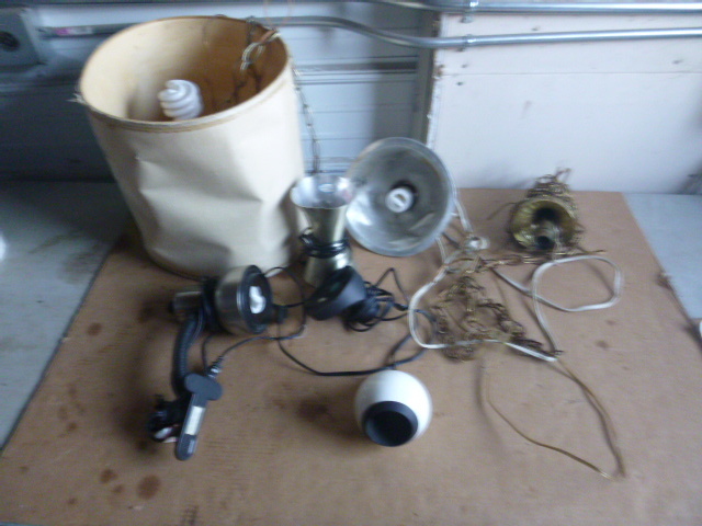 lot 159 image: Miscellaneous Lights