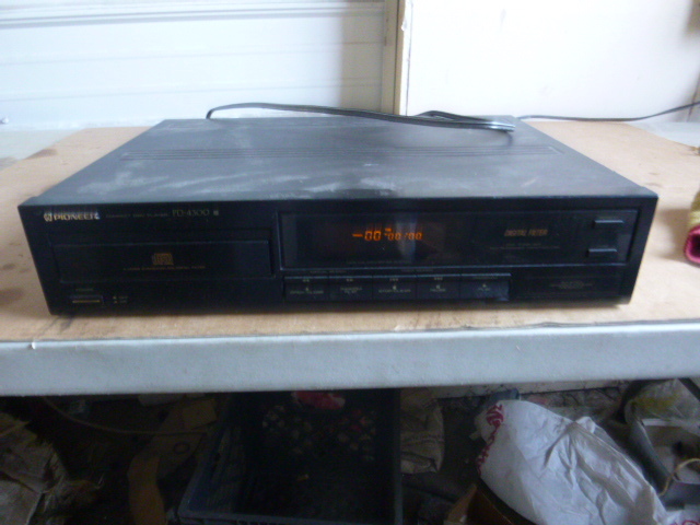 lot 162 image: Pioneer Compact Disk Player