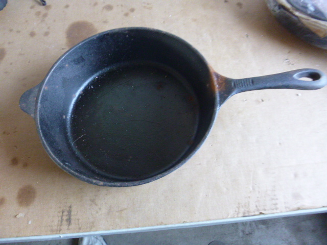 lot 170 image: 10 Cast Iron Frying Pan