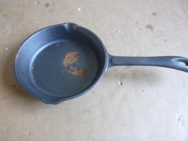 lot 173 image: 6 Cast Iron Fry Pan