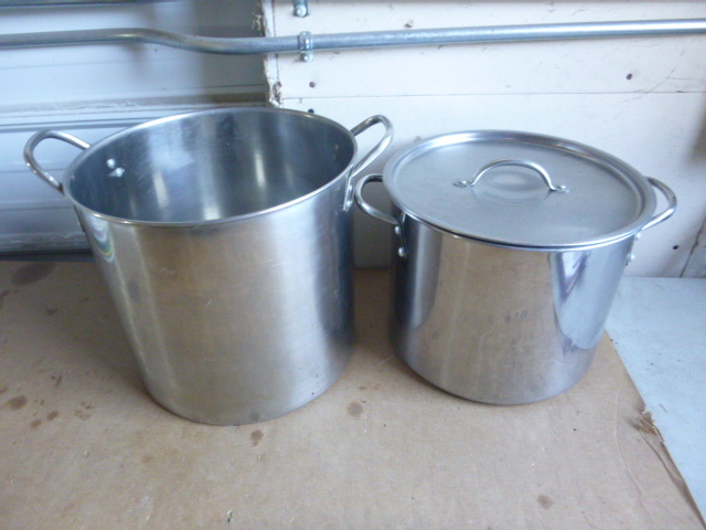 lot 175 image: 2 Large Pots