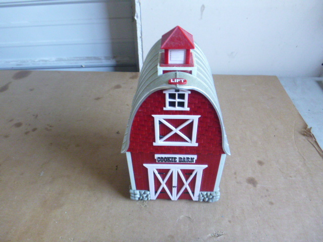 lot 183 image: Cookie Barn Cookie Jar