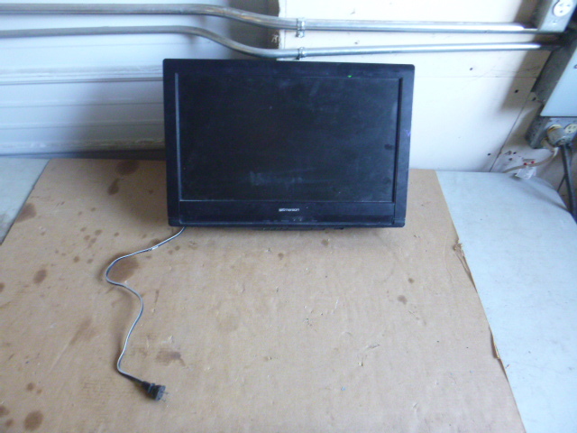 lot 189 image: Emerson 22 Flat Screen TV